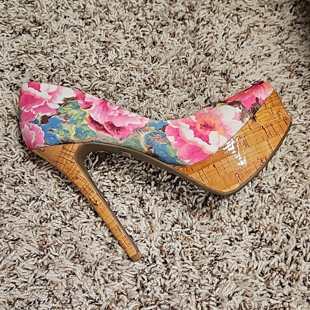 Jessica Simpson Floral Platform Heels - Picture 6 of 12